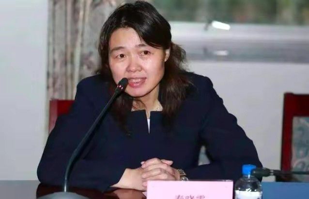 她呻吟的声音